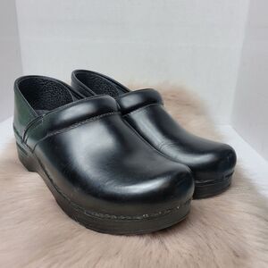 Dansko Professional Stapled Clog Nursing Shoe Black Cabrio Size 7.5